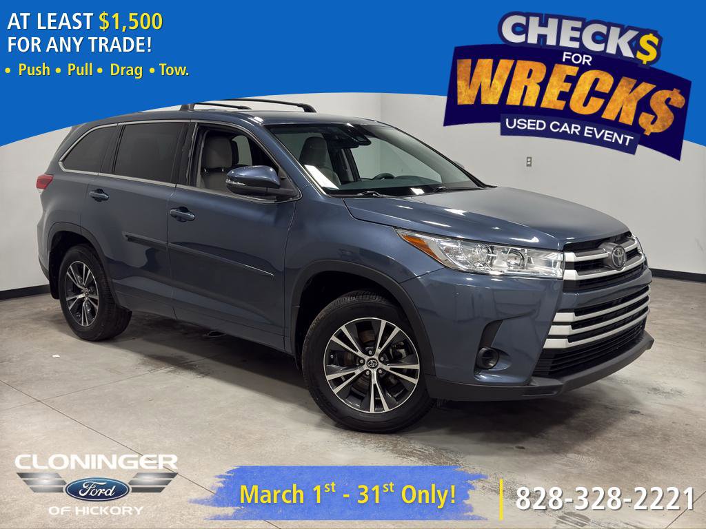 Used 2017 Toyota Highlander LE image 1