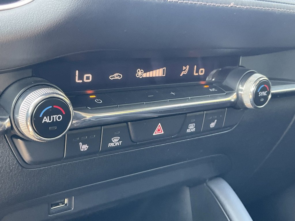 Used 2019 MAZDA MAZDA3 Premium image 11