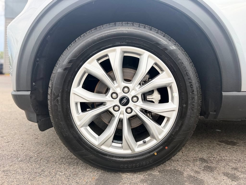 Certified 2023 Ford Explorer Limited AWD/4WD image 2
