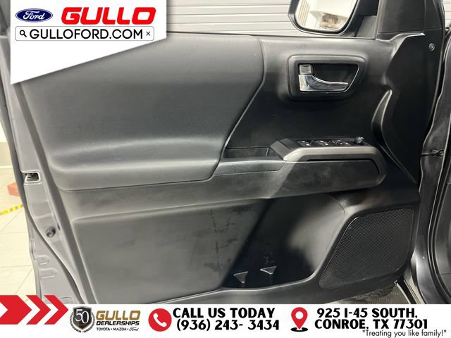 Used 2022 Toyota Tacoma TRD Off-Road w/ Technology Package AWD/4WD image 18