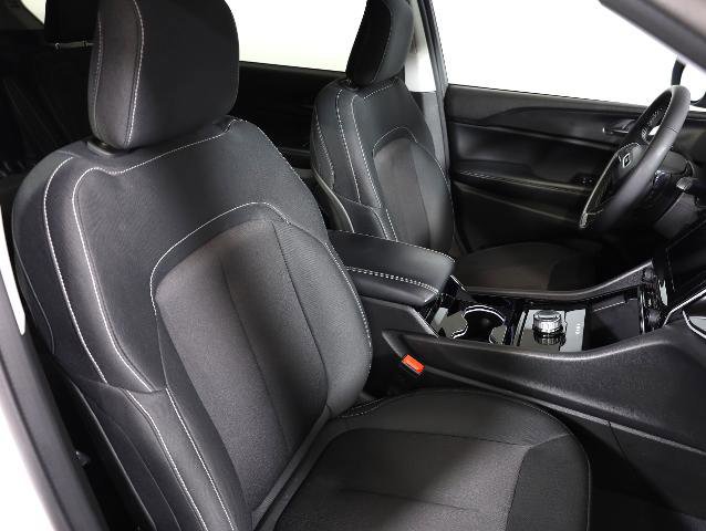 Used 2023 Jeep Grand Cherokee L Laredo image 8