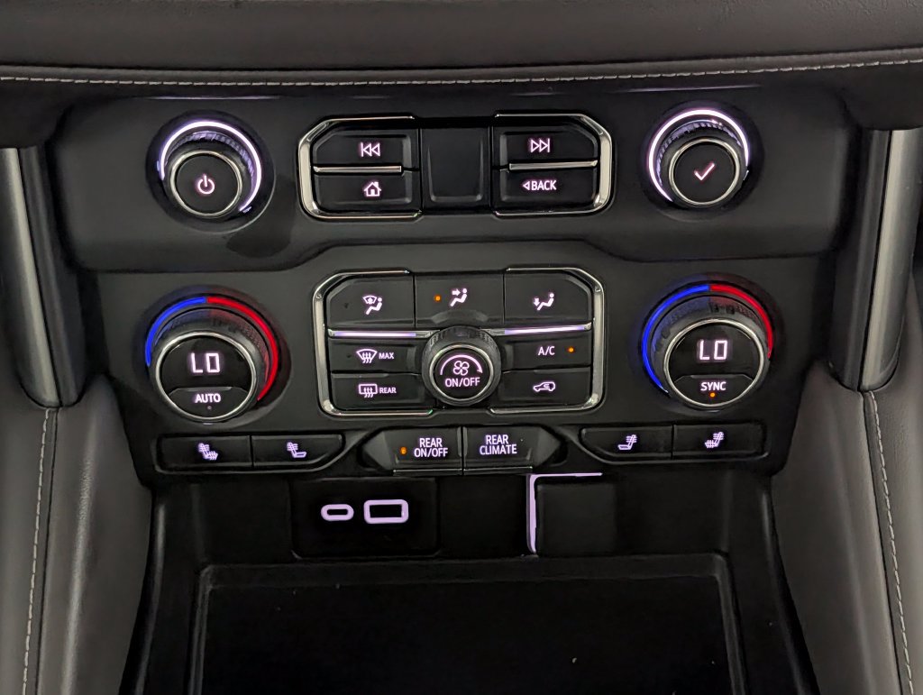 Used 2021 Chevrolet Suburban Z71 w/ Rear Media and Nav Package AWD/4WD image 19