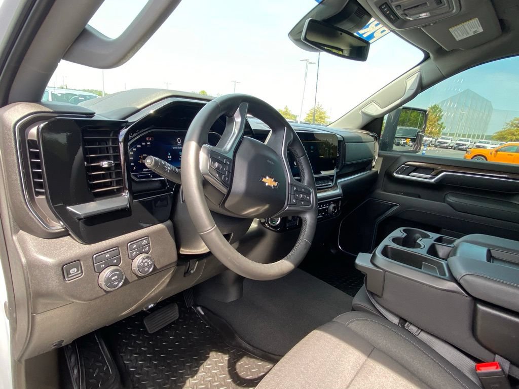 Used 2025 Chevrolet Silverado 2500 LT w/ All Star Edition AWD/4WD image 9