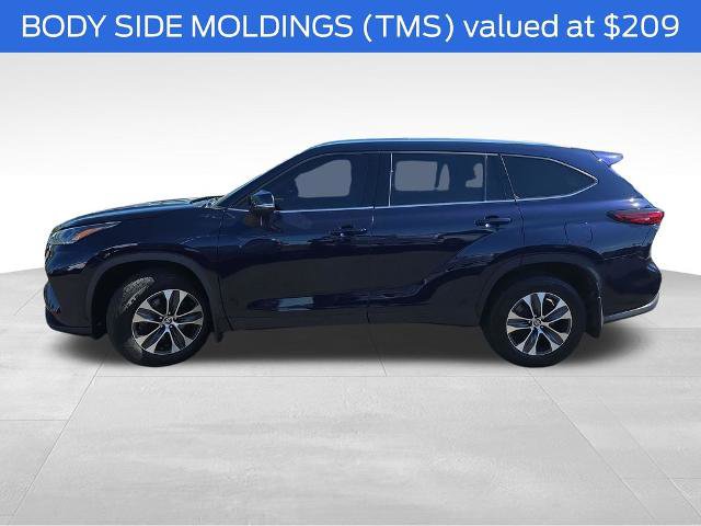 Used 2021 Toyota Highlander XLE AWD/4WD image 5
