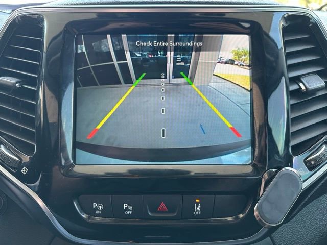 Used 2019 Jeep Cherokee Limited w/ Luxury Group AWD/4WD image 19