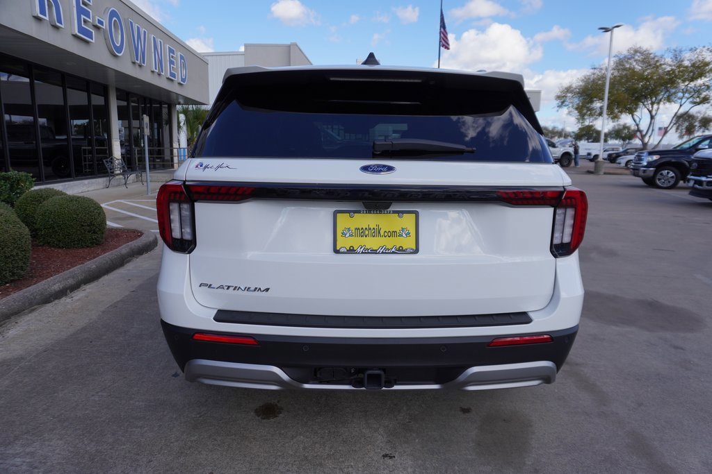 Certified 2025 Ford Explorer Platinum image 3