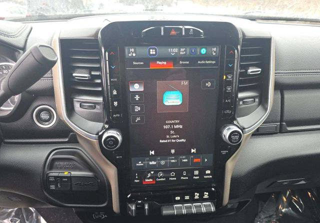 Used 2024 RAM 2500 Laramie AWD/4WD image 3