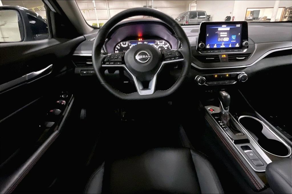 Used 2025 Nissan Altima 2.5 SR image 7