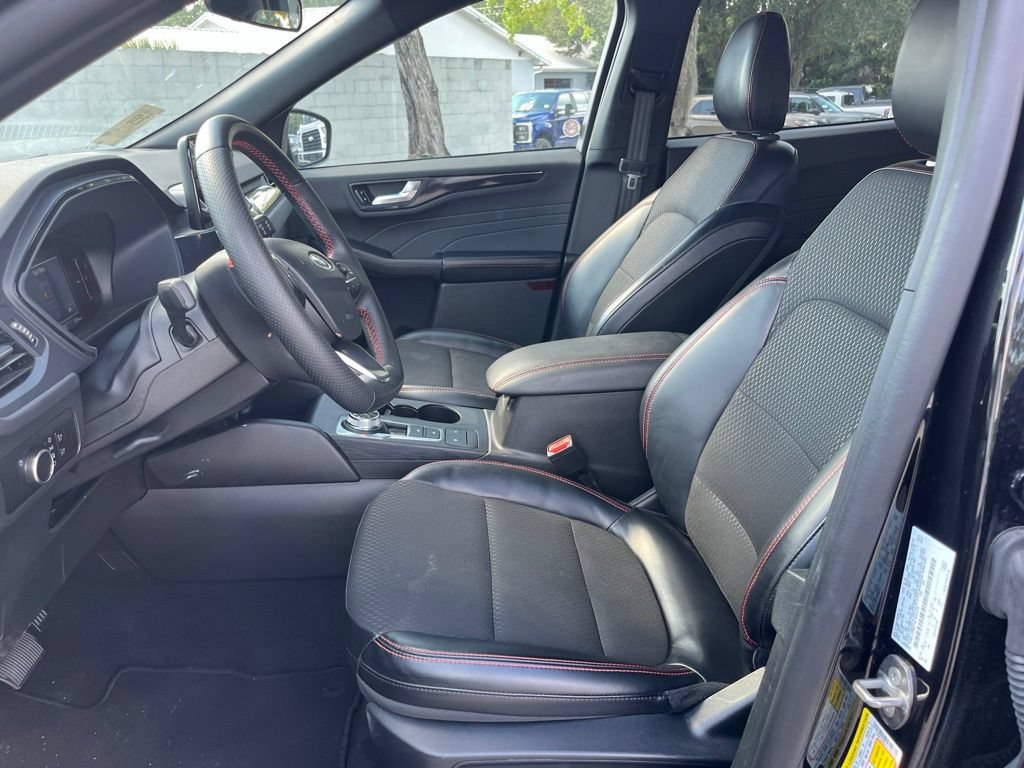 Certified 2025 Ford Escape ST-Line FWD image 13