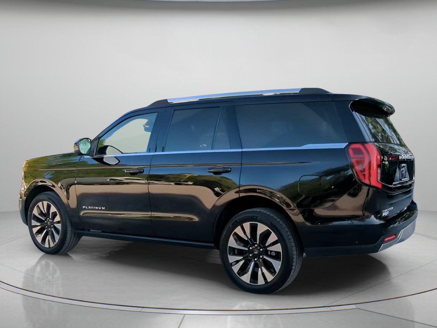Certified 2025 Ford Expedition Platinum w/ Driver's Package AWD/4WD image 19
