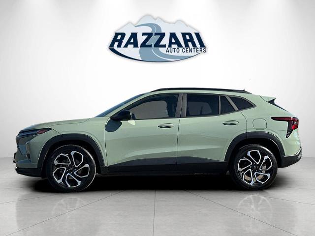 Used 2024 Chevrolet Trax RS w/ Sunroof Package FWD image 6