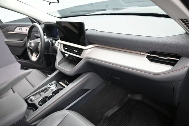 Certified 2025 Ford Explorer Active w/ Active Comfort Package AWD/4WD image 30
