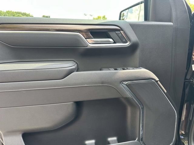Used 2025 Chevrolet Silverado 1500 LT Trail Boss w/ Dark Appearance Package AWD/4WD image 20