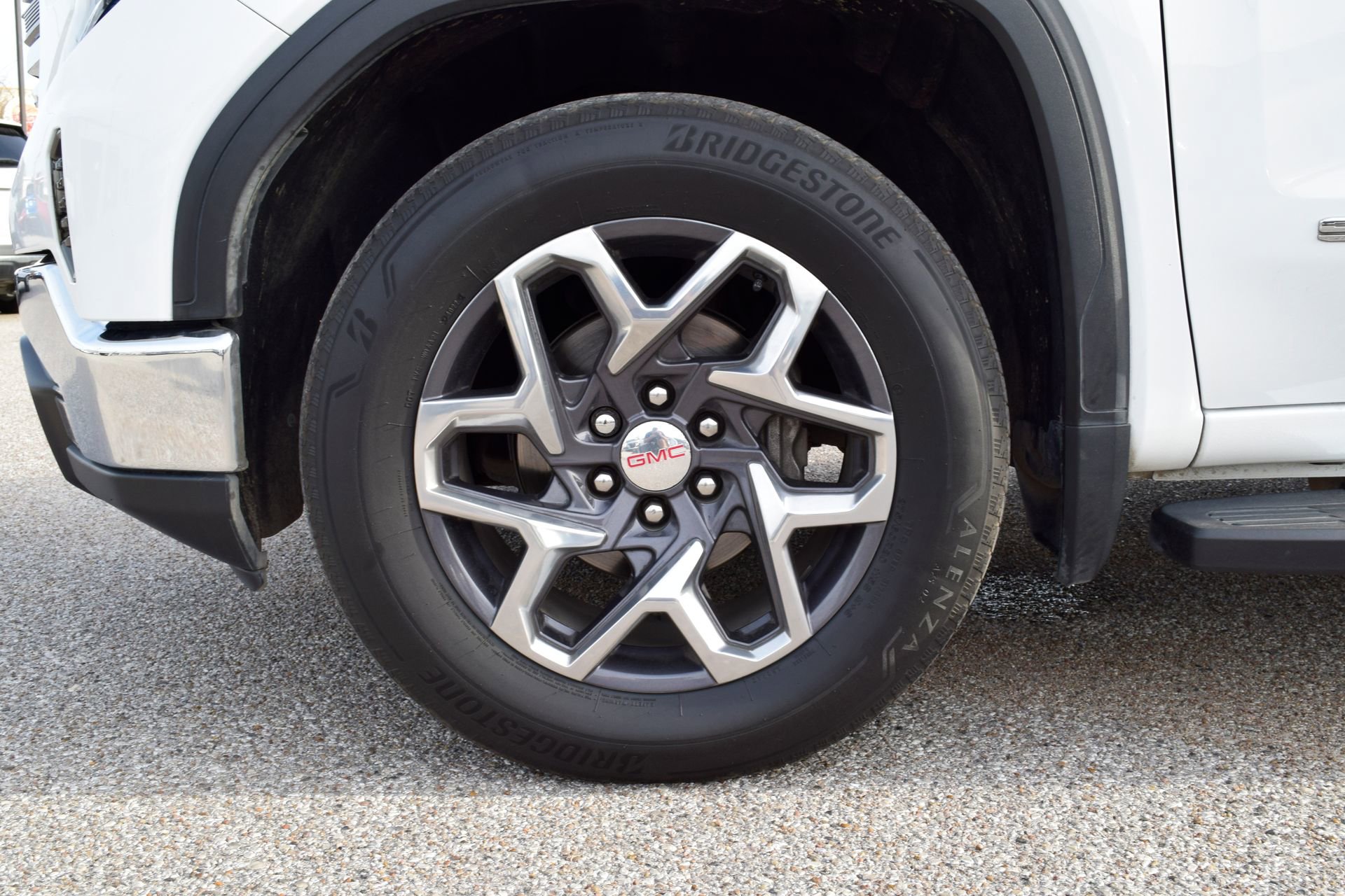 Used 2023 GMC Sierra 1500 SLT image 25