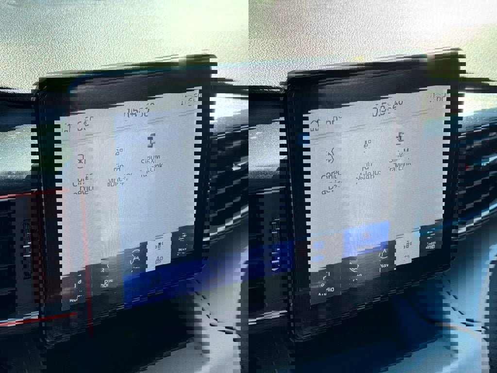 Certified 2022 Ford Explorer XLT w/ Equipment Group 202A image 28