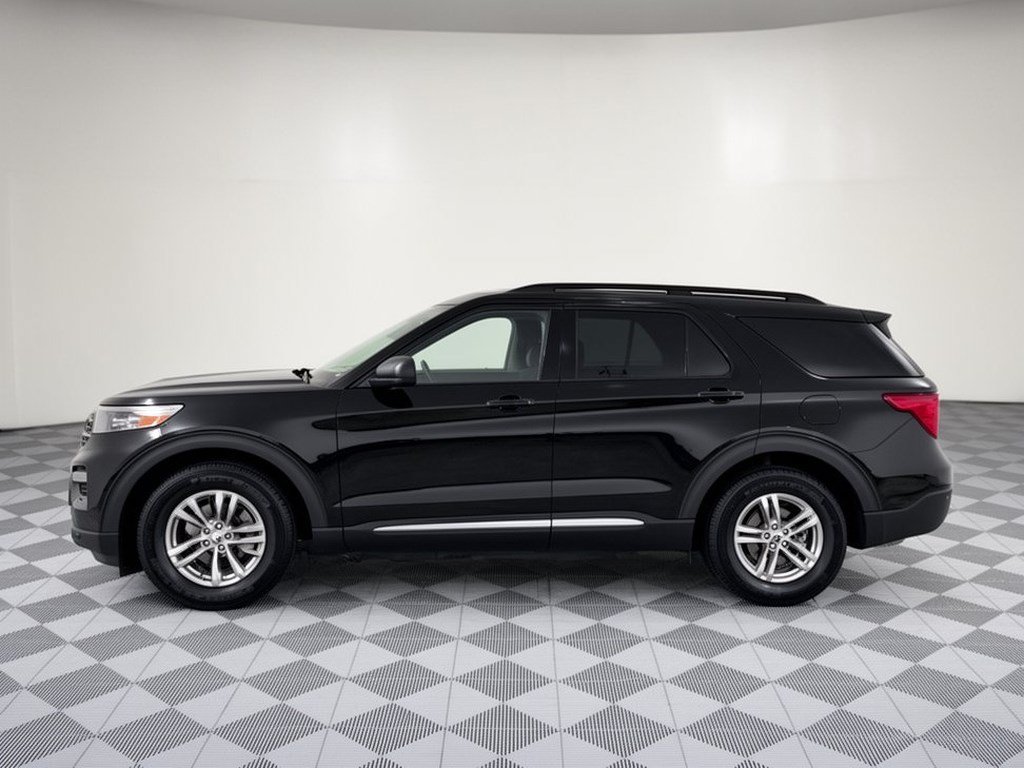 Certified 2023 Ford Explorer XLT RWD image 2