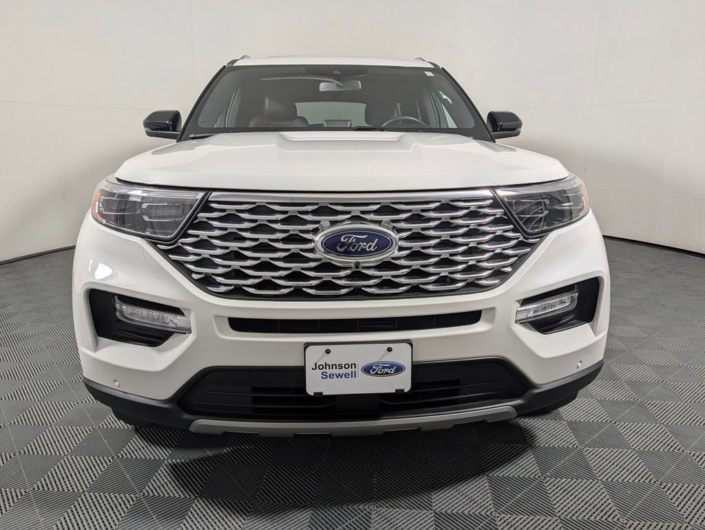 Certified 2023 Ford Explorer Platinum w/ Technology Package AWD/4WD image 3