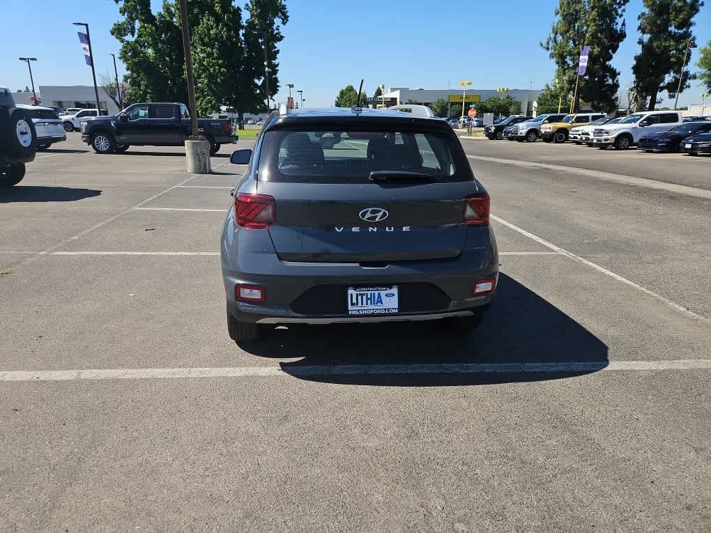 Used 2026 Hyundai Venue SEL FWD image 7