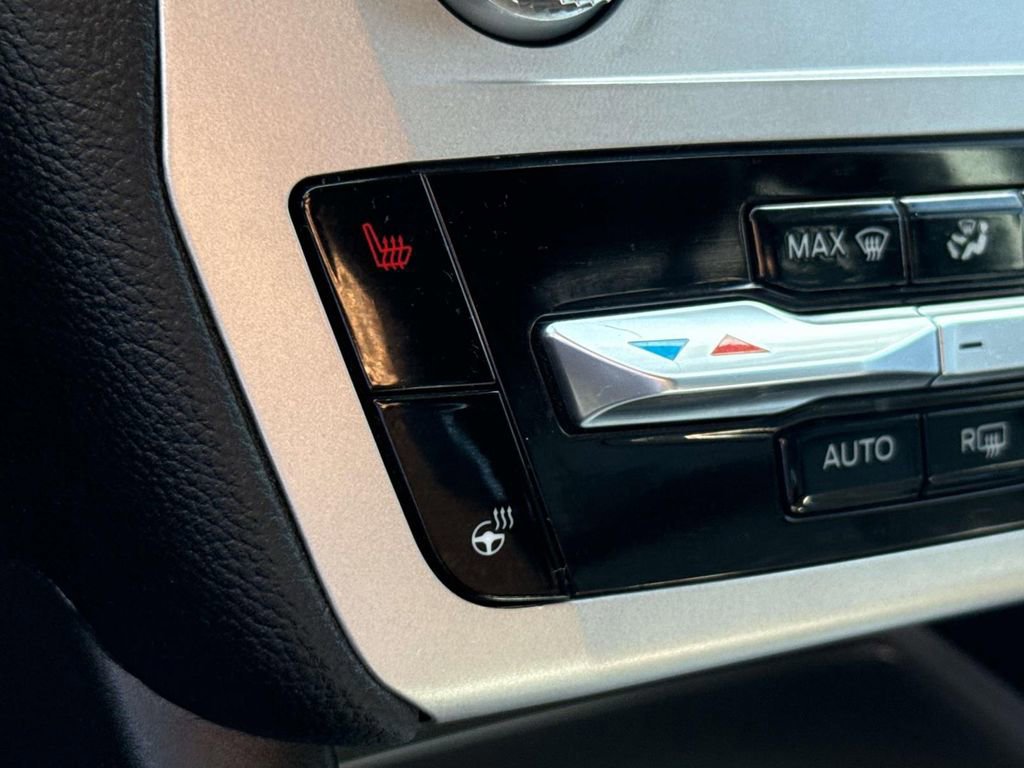 Certified 2022 Ford Explorer XLT w/ Equipment Group 202A image 31