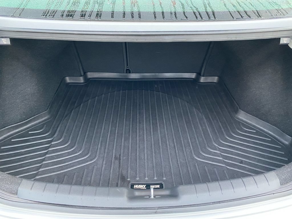 Used 2019 Hyundai Elantra SE w/ Cargo Package FWD image 16