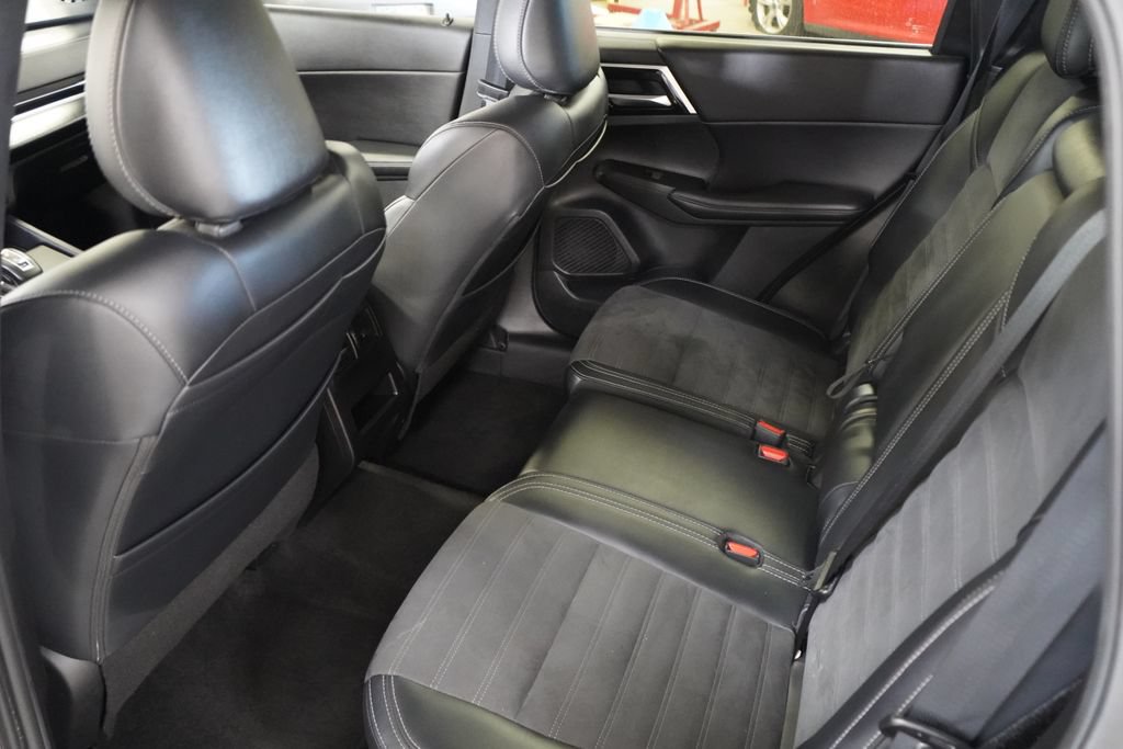 Used 2024 Mitsubishi Outlander SE AWD/4WD image 28