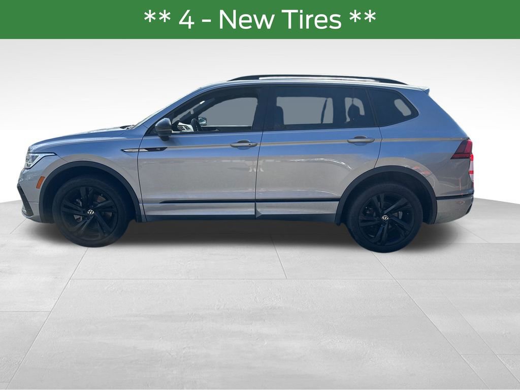 Used 2024 Volkswagen Tiguan SE R-Line AWD/4WD image 2