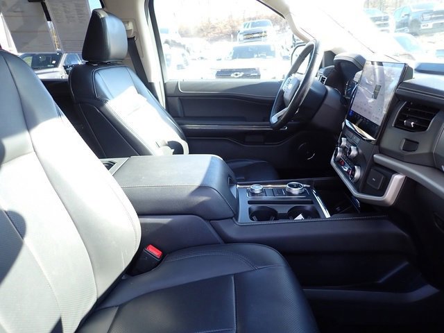 Certified 2023 Ford Expedition XLT image 11