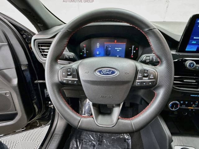 Certified 2025 Ford Escape ST-Line AWD/4WD image 11