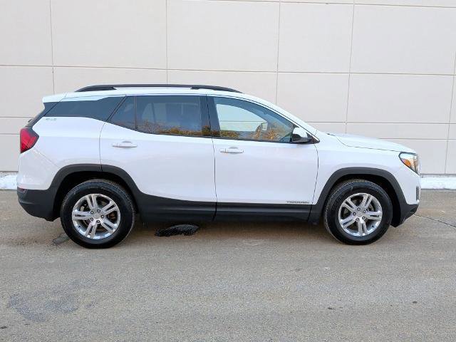 Used 2019 GMC Terrain SLE w/ Driver Convenience Package image 2