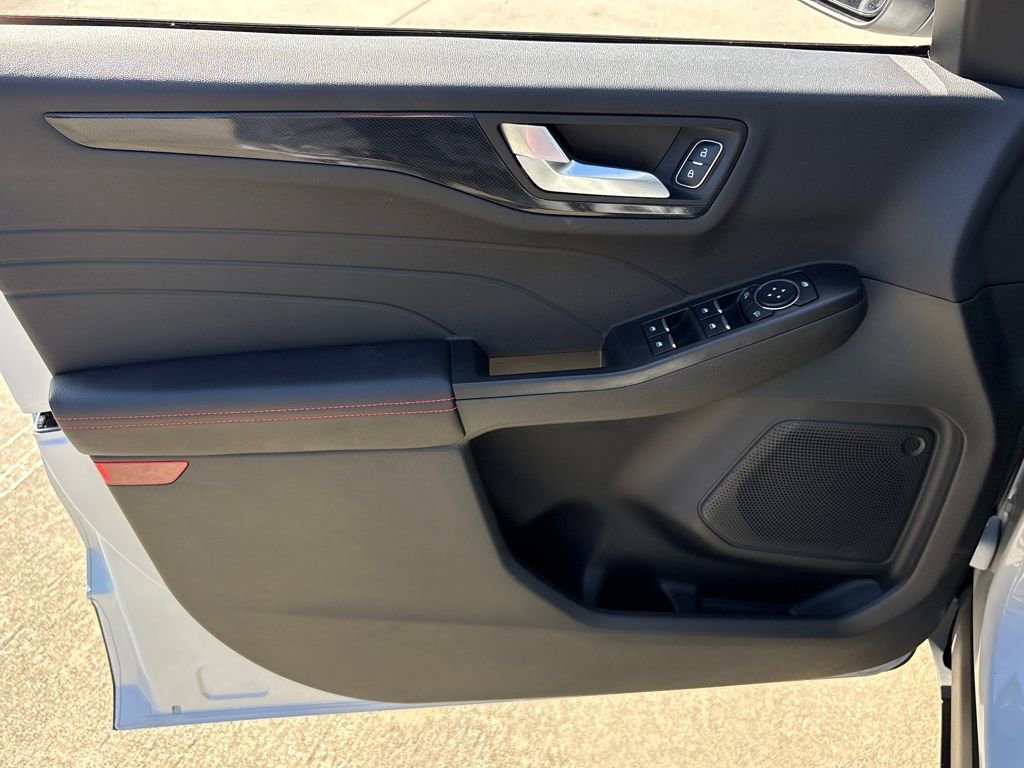 Certified 2025 Ford Escape ST-Line w/ Equipment Group 301A image 15