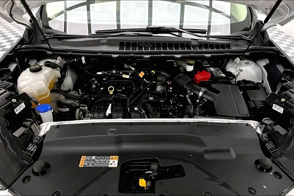 Certified 2024 Ford Edge SE image 12