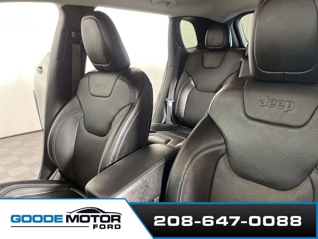 Used 2023 Jeep Cherokee Altitude Lux image 18