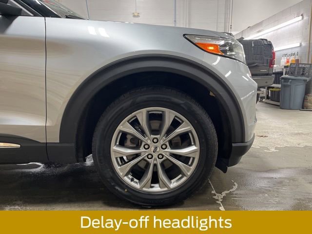 Certified 2022 Ford Explorer XLT w/ Equipment Group 202A image 18