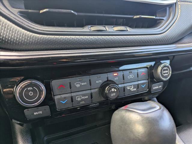 Used 2023 Jeep Compass Latitude w/ Sun and Sound Group AWD/4WD image 12