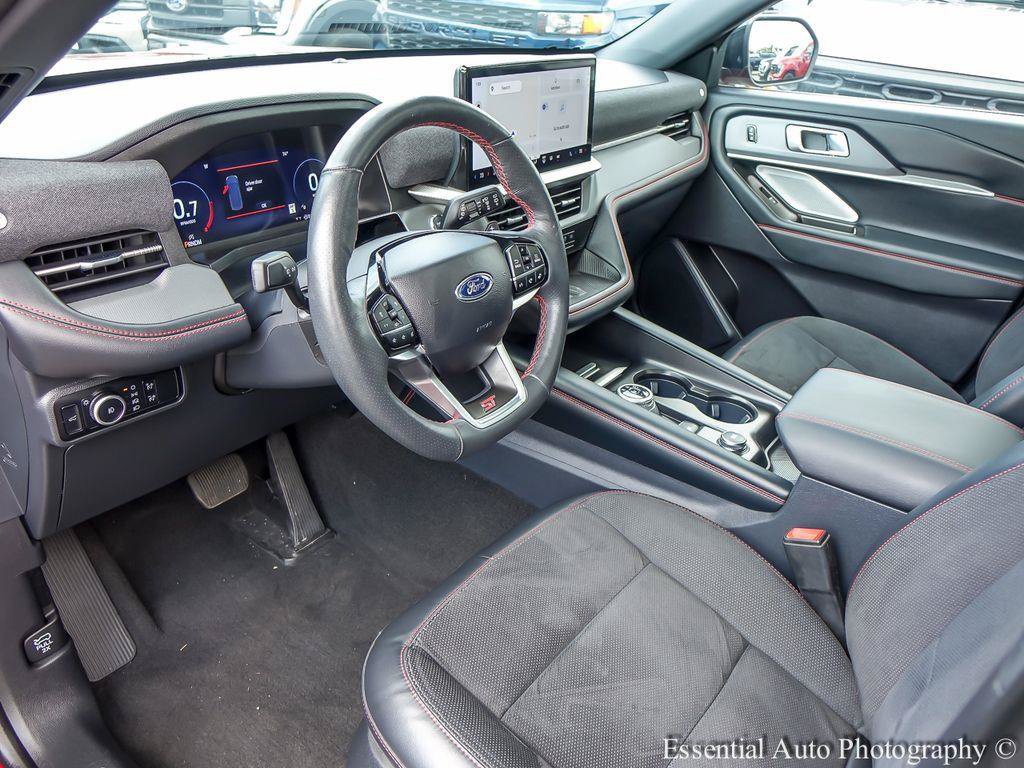 Certified 2025 Ford Explorer ST AWD/4WD image 12