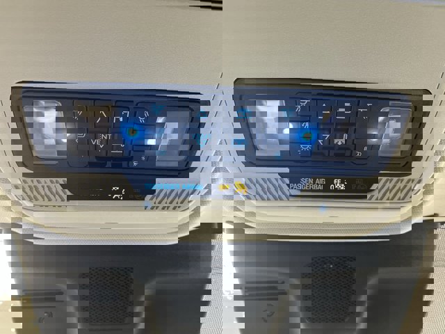 Certified 2025 Ford Expedition Active image 31