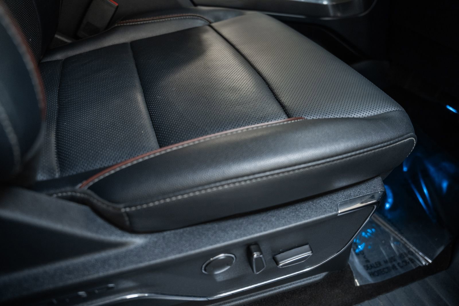 Certified 2023 Ford F150 Lariat w/ Equipment Group 502A High image 37