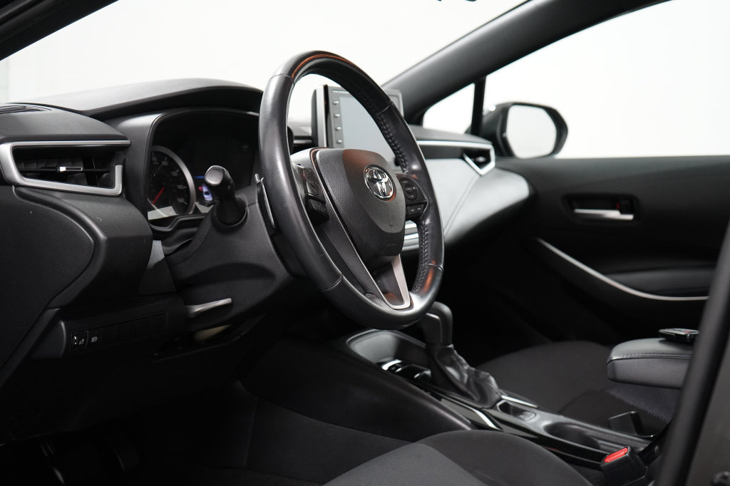 Used 2020 Toyota Corolla SE w/ SE Premium Package FWD image 13