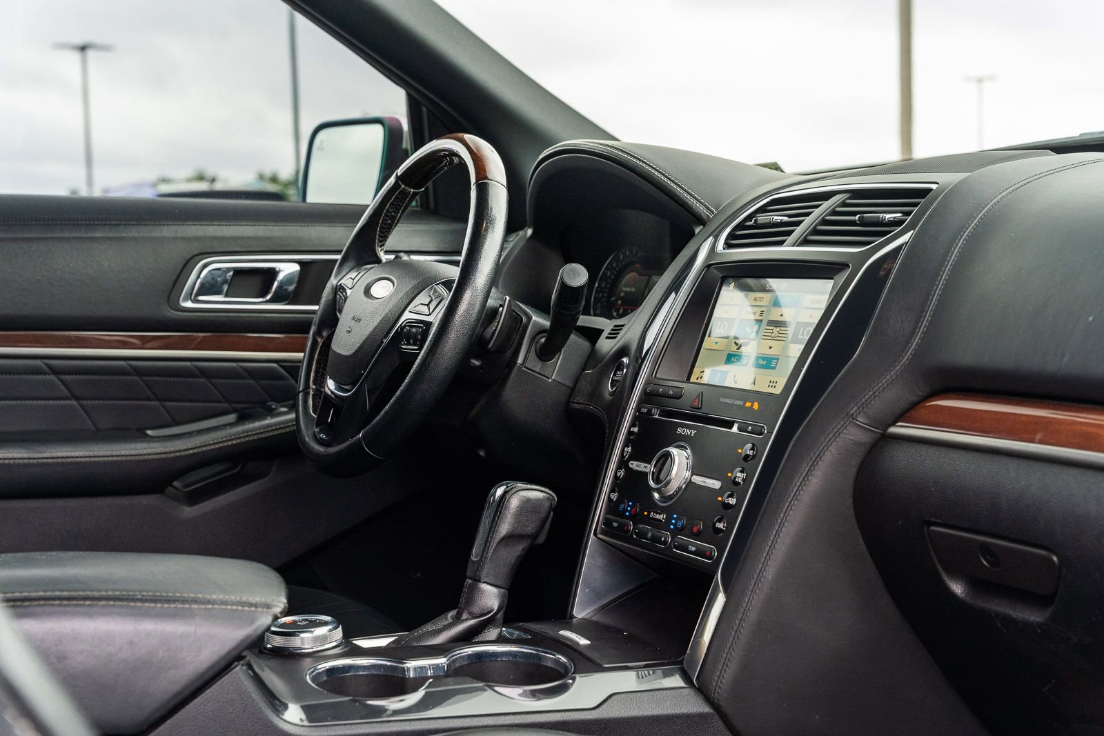 Certified 2018 Ford Explorer Platinum AWD/4WD image 13