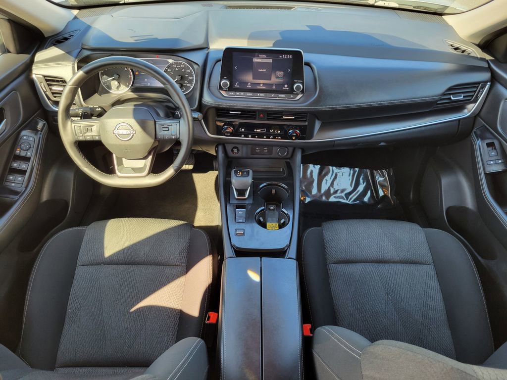 Used 2025 Nissan Rogue SV image 17