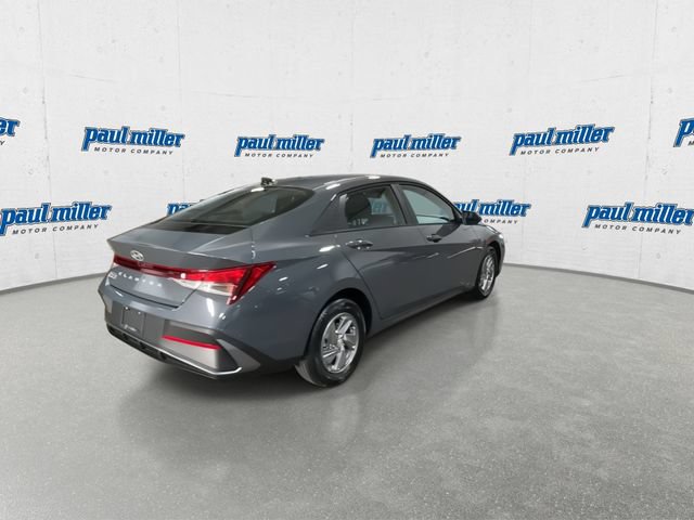 Used 2026 Hyundai Elantra SE FWD image 11