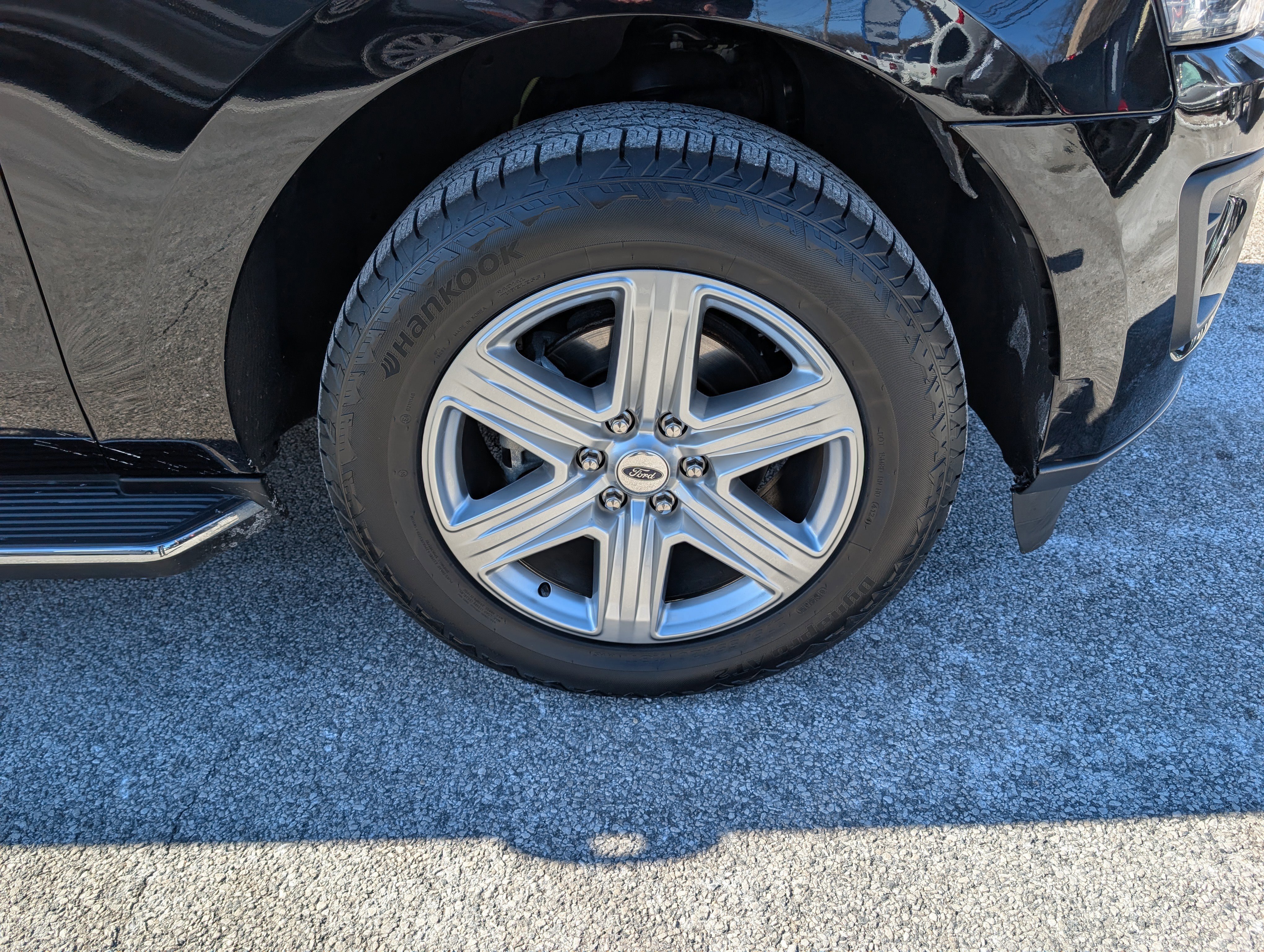 Certified 2020 Ford Expedition XLT w/ Equipment Group 202A image 11