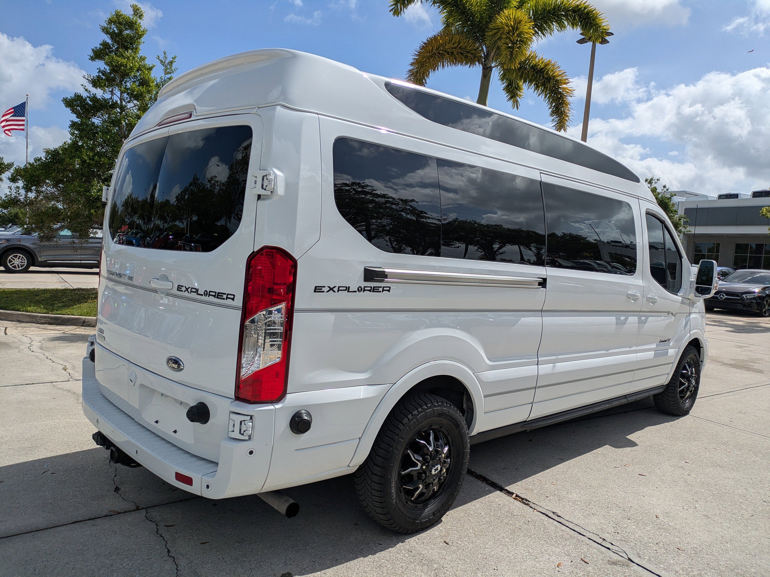 Certified 2024 Ford Transit 150 Low Roof AWD image 4