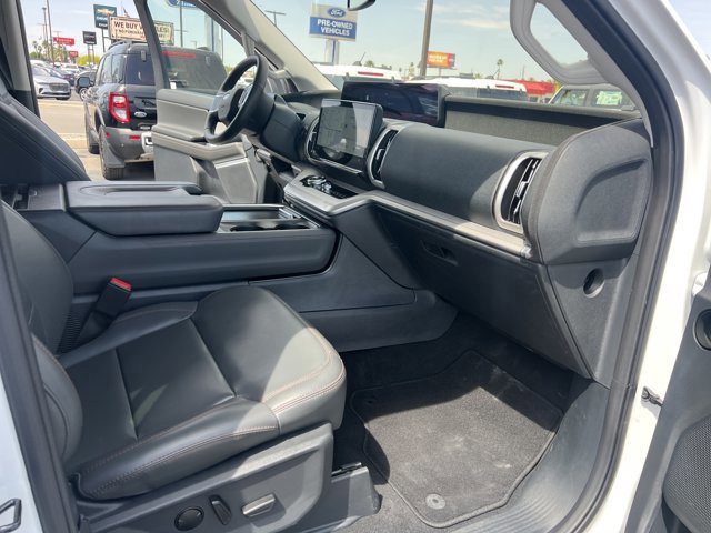 Certified 2025 Ford Expedition Active image 22