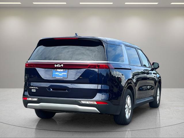Used 2024 Kia Carnival LX FWD image 7