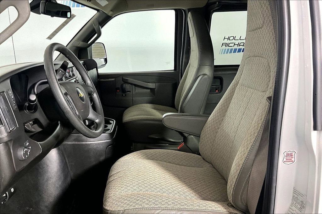 Used 2025 Chevrolet Express 3500 LT w/ LT Preferred Equipment Group RWD image 19