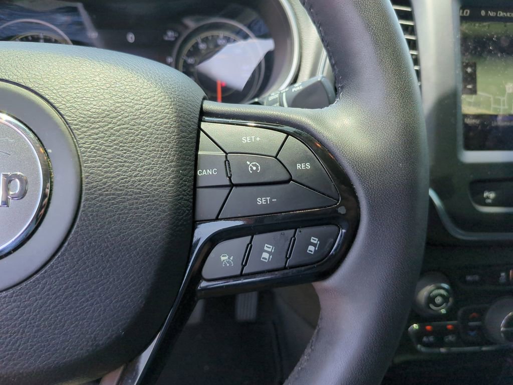 Used 2023 Jeep Cherokee Altitude Lux AWD/4WD image 29