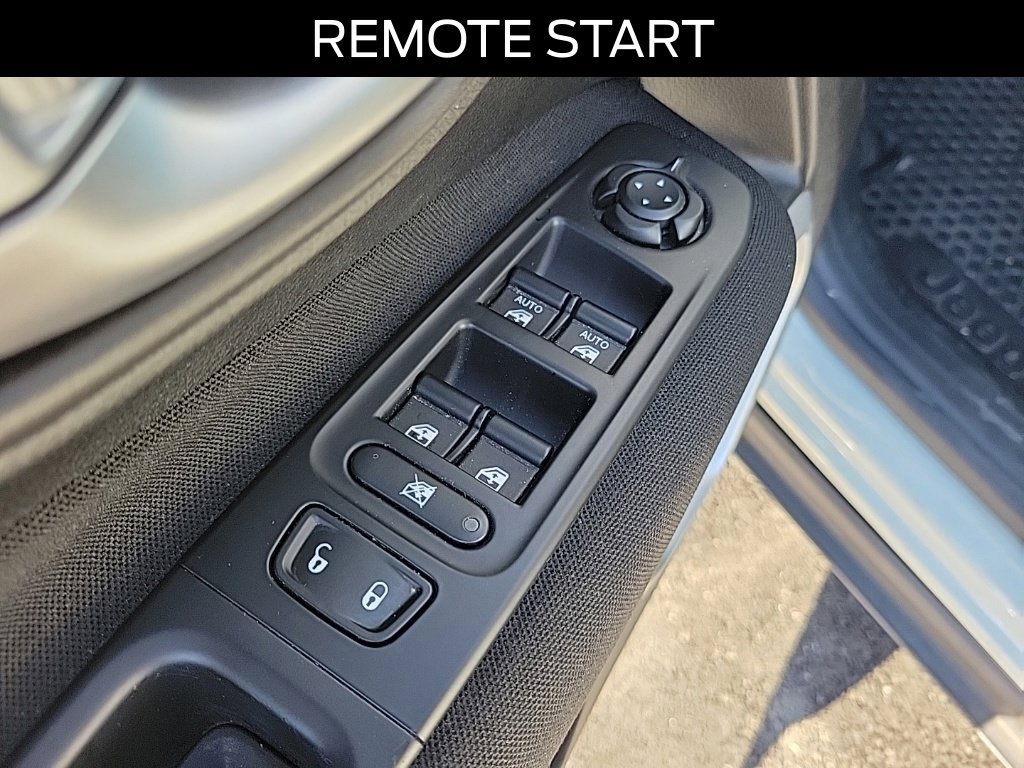 Used 2019 Jeep Renegade Latitude w/ Cold Weather Group AWD/4WD image 20