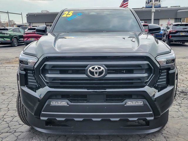 Used 2025 Toyota Tacoma SR5 image 8