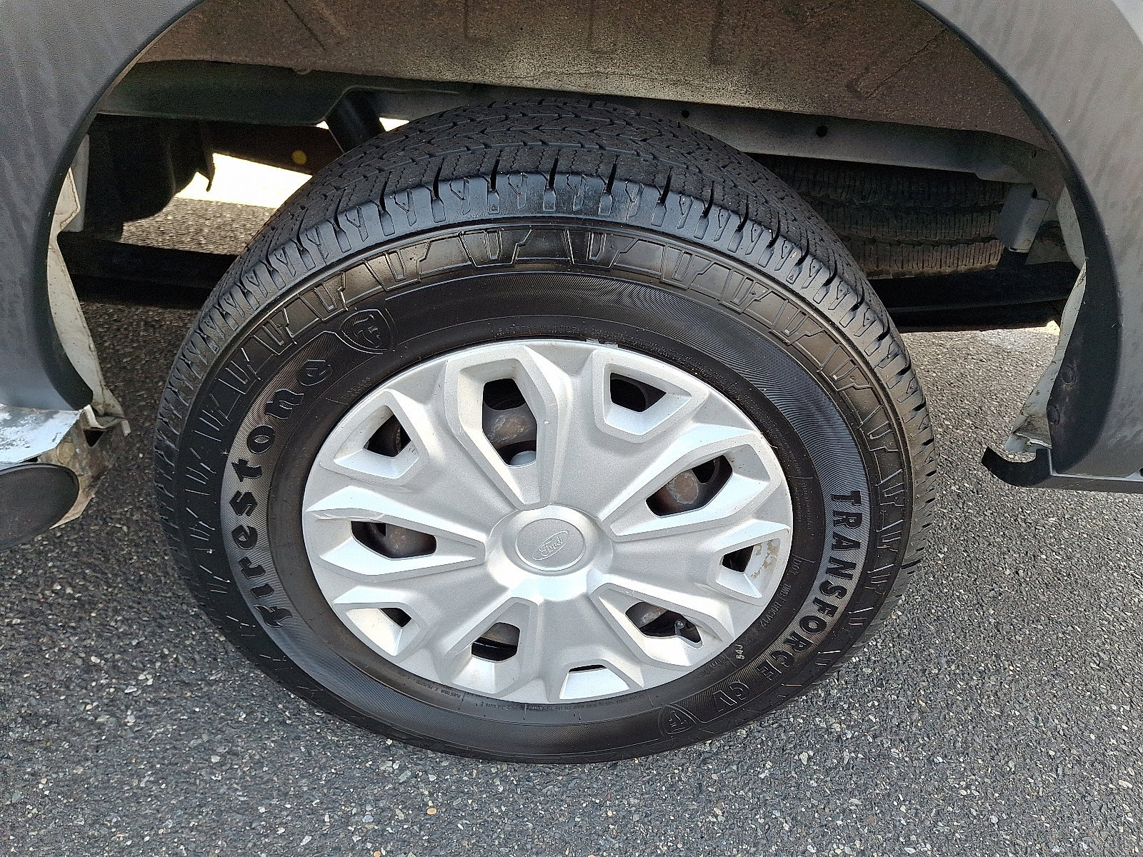 Certified 2018 Ford Transit 250 130 Low Roof w/ Exterior Upgrade Package image 28